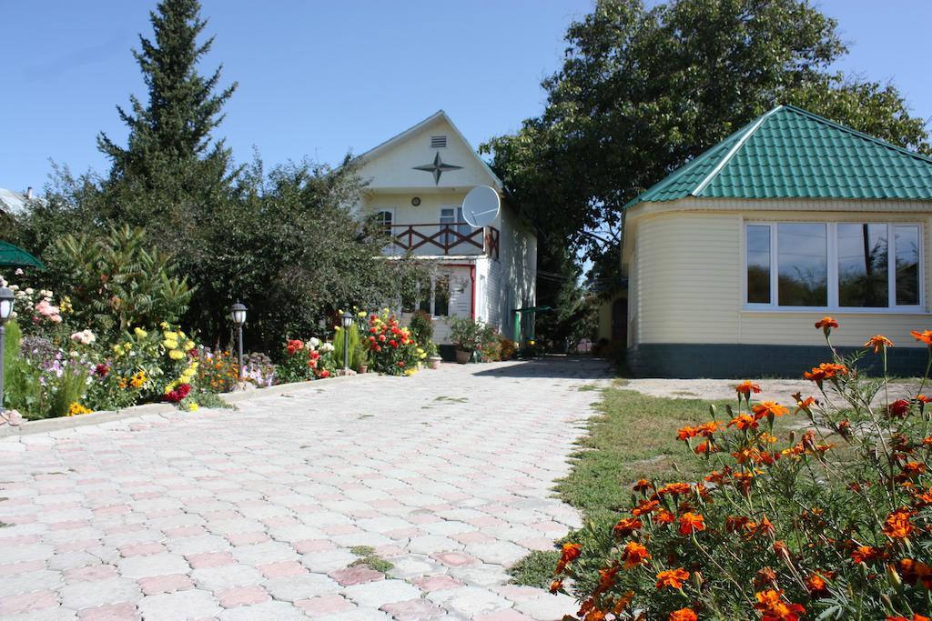 Jamilya'S B&B Guest House Karakol Exterior foto